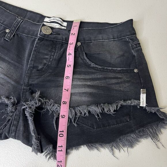 One Teaspoon Womens 25 Faded Black Low Rise Denim Shorts Distressed Grunge 29W - Picture 3 of 9